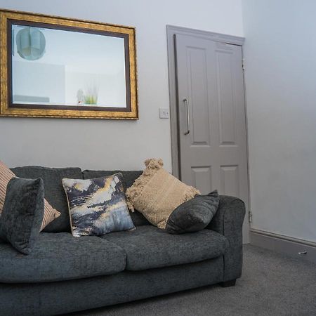 The Highfield Villa, 5 Bedrooms, Northampton Centre, Sleeps 10 Esterno foto