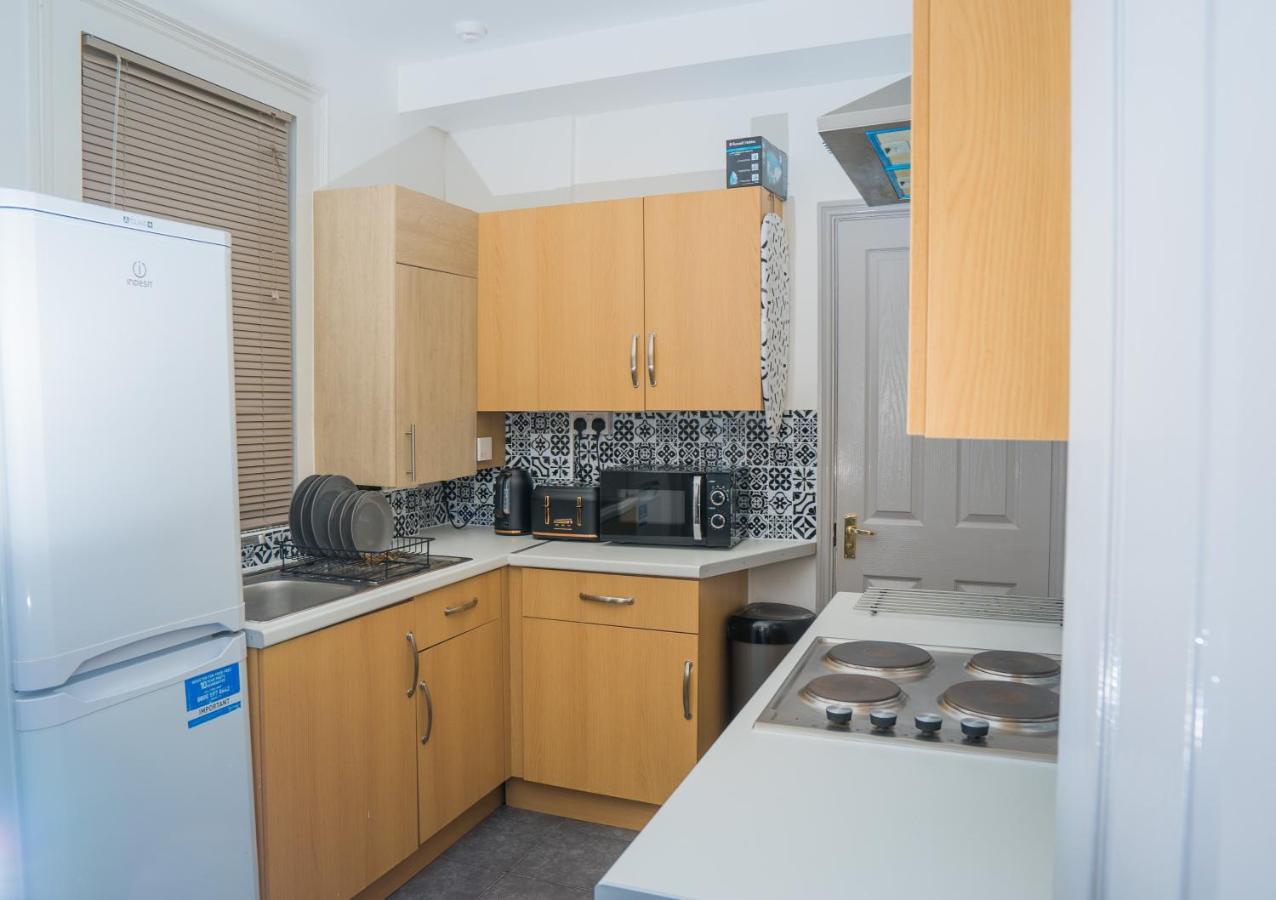 The Highfield Villa, 5 Bedrooms, Northampton Centre, Sleeps 10 Esterno foto