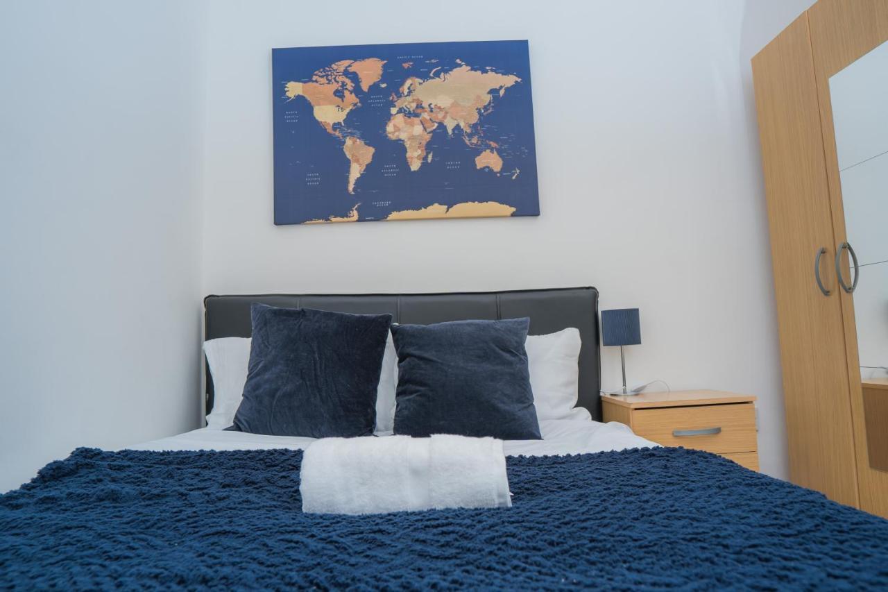 The Highfield Villa, 5 Bedrooms, Northampton Centre, Sleeps 10 Esterno foto