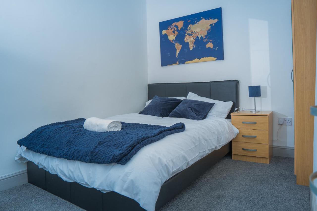 The Highfield Villa, 5 Bedrooms, Northampton Centre, Sleeps 10 Esterno foto