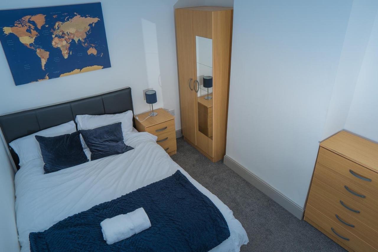 The Highfield Villa, 5 Bedrooms, Northampton Centre, Sleeps 10 Esterno foto